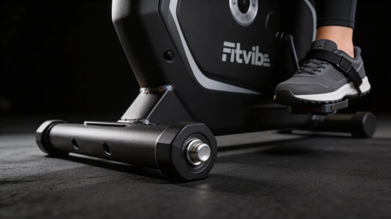 Стальная рама и основание велотренажёра FitVibe крупным планом